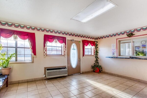 Foto van Bald Knob AR|Kingsize bed|Rookbaar - Vakantiehuis in Bald Knob AR - HallReception