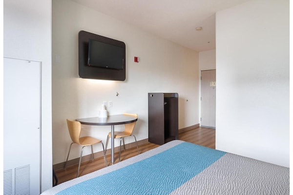 Foto van 1 tweepersoonsbed|mobiliteit|bad|nsmk - Vakantiehuis in Page - BedRoom