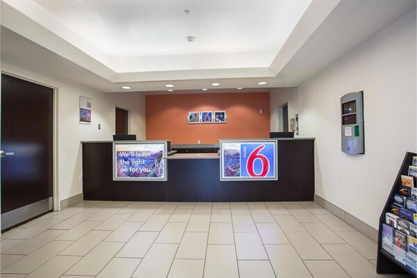 Foto van 1 tweepersoonsbed|mobiliteit|bad|nsmk - Vakantiehuis in Page - HallReception
