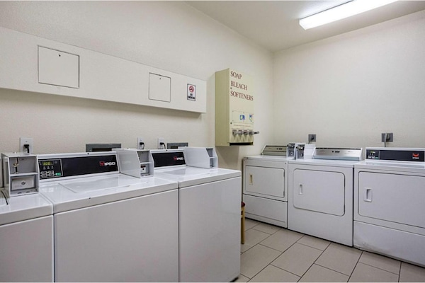 Foto van 1 tweepersoonsbed|mobiliteit|bad|nsmk - Vakantiehuis in Page - Facilities